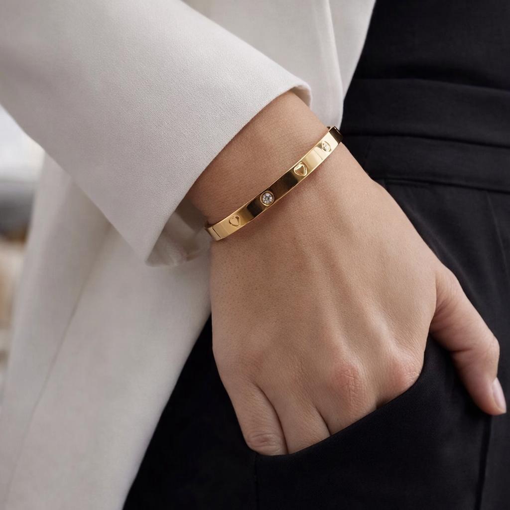 Lovera Heart Gold Bangle