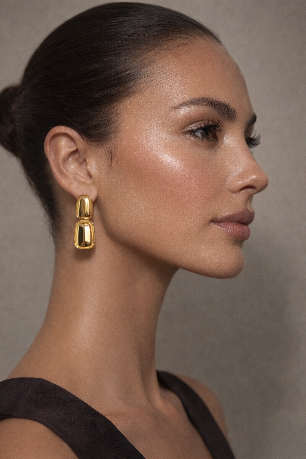 VÉLIA Sculptural Drop Earrings